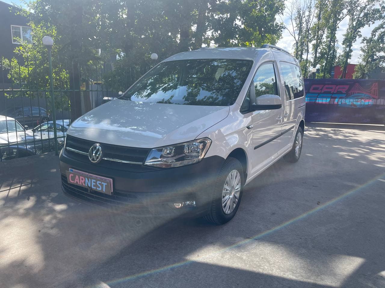 Volkswagen Caddy — фото 2