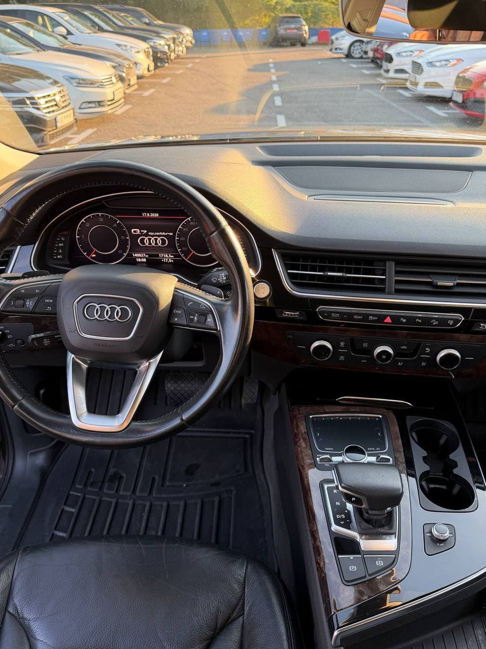 Audi Q7 — фото 9