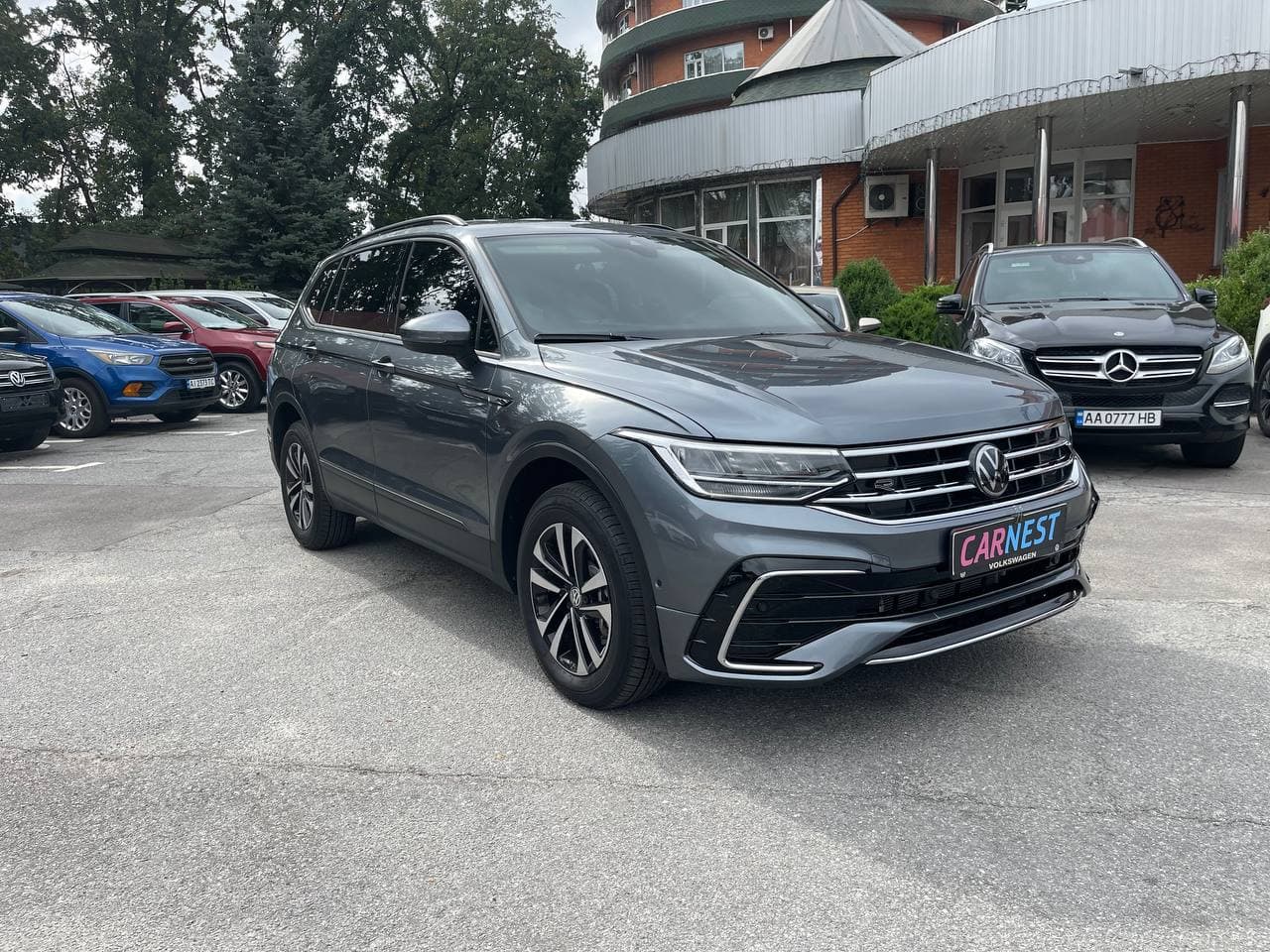 Volkswagen Tiguan — фото 2