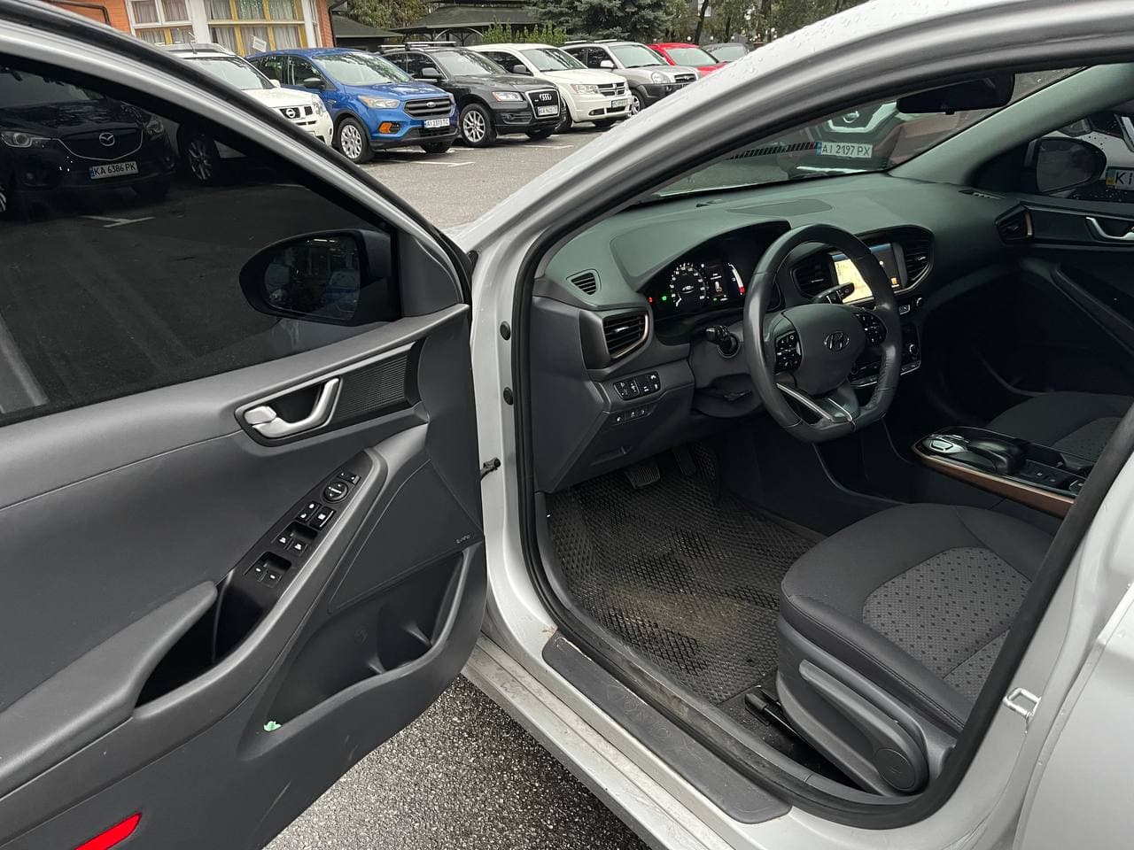 Hyundai IONIQ — фото 3