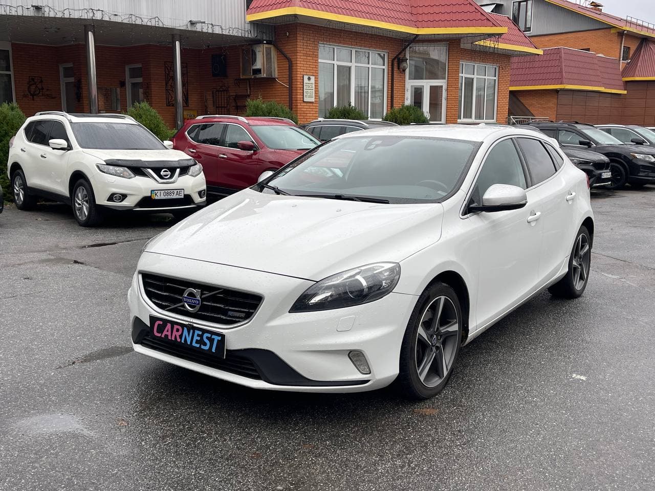Volvo V40 D3, R-design