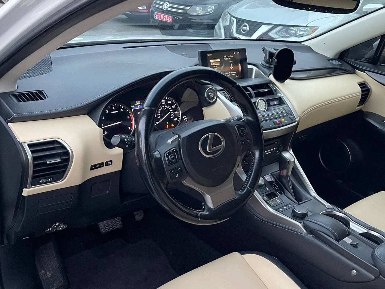 Lexus NX200t — фото 3